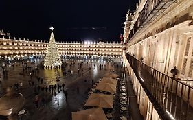 Toro 2, 2º en la misma Plaza Mayor de Salamanca